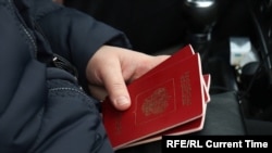 Жтели в окупації змушені отримувати російські паспорти