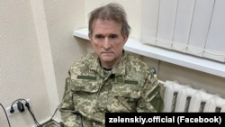 Віктор Медведчук, фото зі сторінки президента України Володимира Зеленського у фейсбуці, 12 квітня 2022 року