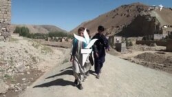  تقاضای دانش آموزان در غور، "برای مکتب ما ساختمان اعمار کنید" 
