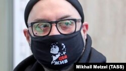 Russian theater and film director Kirill Serebrennikov arrives at for a court hearing in Moscow on June 1.