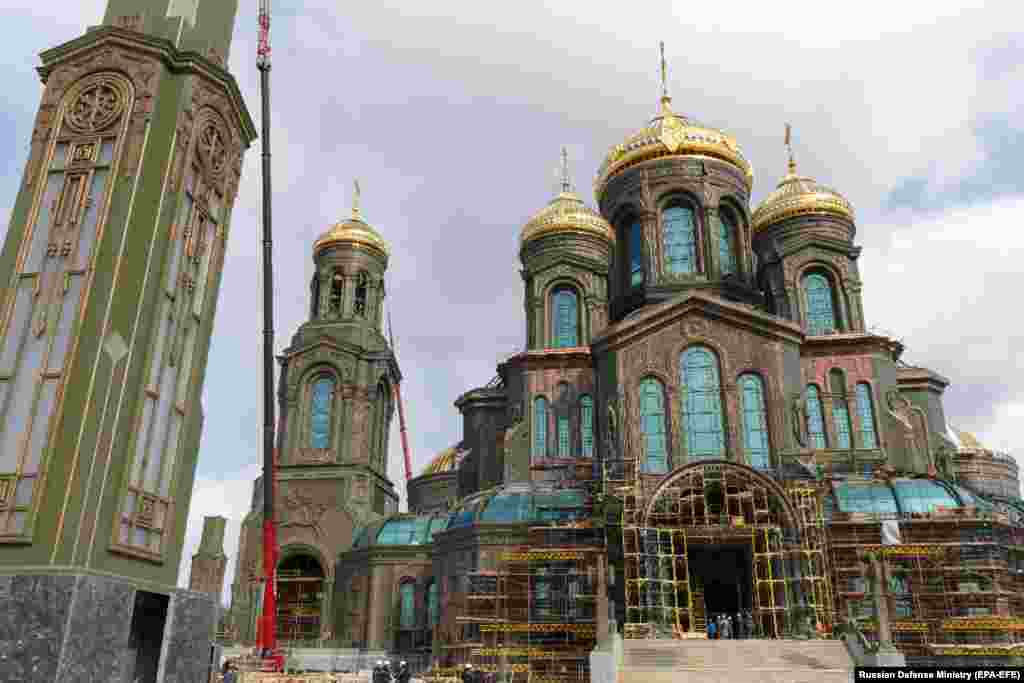 The main facade of the cathedral, located some 60 kilometers from central Moscow in Patriot Park. 