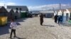 Архива: Мигранти одмораат во транзитниот камп Вунојуг во Гевгелија. 