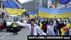 70 відсотків українців не погодилися з цією тезою, згоду висловили 12,5 відсотки респондентів, не визначилися – 17 відсотків
