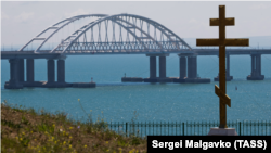 У соцмережах з’явилося відео з сильним задимленням на мосту.
