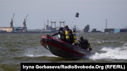 Рятувальники патрулюють акваторію Азовського моря