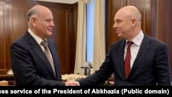 Аслан Бжания и Антон Силуанов