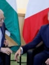 Франциянын президенти Эммануэл Макрон жана Палестинанын президенти Махмуд Аббас. Нью-Йорк, 25-сентябрь, 2024-жыл.