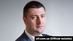 Олег Бахматюк перебуває за межами України