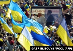 Папа Римський Іван Павло Другий під час візиту до України. Львів, 27 червня 2001 року