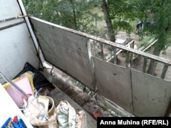 The dilapidated balcony from which Igor Antoshkin fell to his death.