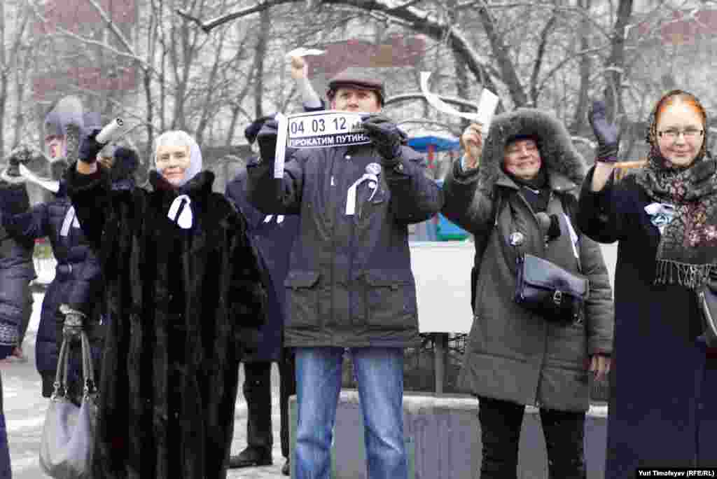 Протест белдерүчеләр Мәскәүнең Садовое боҗрасы буйлар тезелеп басты