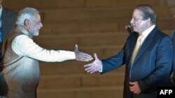 وزاعظم نواز شریف له خپل هندي سیال نریندر مودي سره
