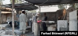 په حیات اباد کې له ۴۰۰ زیاتې کارخانې اغېزمنې شوې دي.