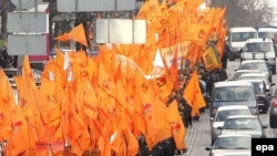 Russian-Ukrainian ties were strained by the pro-Western Orange Revolution in 2004.