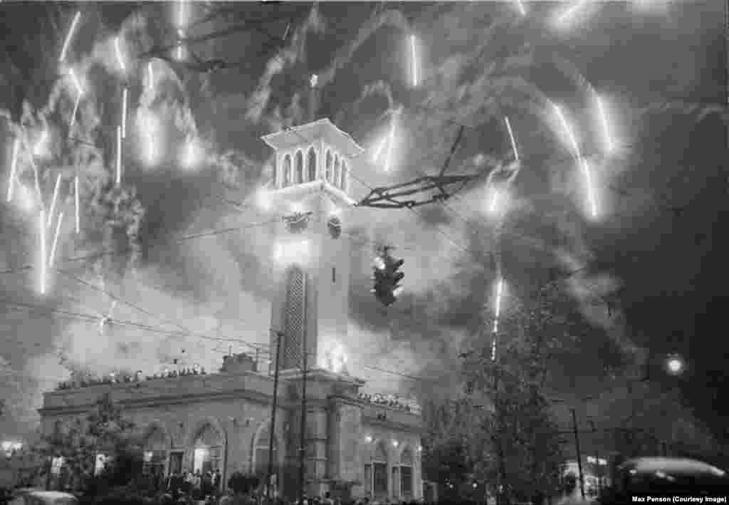 Огномет во Ташкент.Животот на Пенсон заврши сурово.Во 1948 година, на врвот на антисемитските чистки на Сталин, тој беше отпуштен од „Правда Востока“ и ја изгуби акредитацијата на фотограф. Со влошување на неговото здравје и намалување на професионалните перспективи, тој почина во 1959 година.