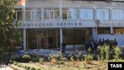 Вибух в Керченському політехнічному коледжі був такої сили, що ударною хвилею вибило вікна та двері, 17 жовтня 2018 року