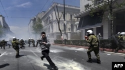 Greece and Ukraine are both in debt hot water but differ in key ways. (file photo)
