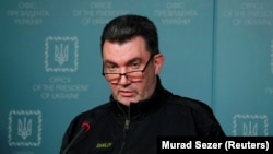 «Рано чи пізно все всім буде відомо», – наголосив Олексій Данілов