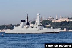 Міноносця «Дефендер» Королівських військово-морських сил Британії у Чорному морі. Стамбул, 9 червня 2021 року