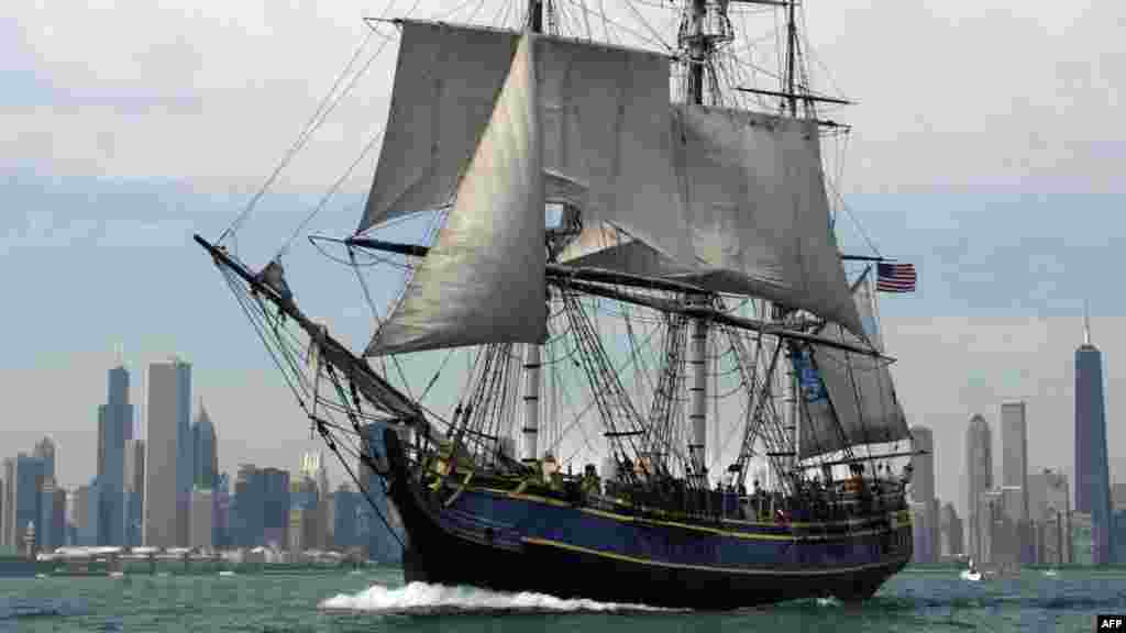 "HMS Bounty" in a 2003 photo