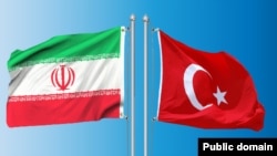 بیرق های ترکیه و ایران