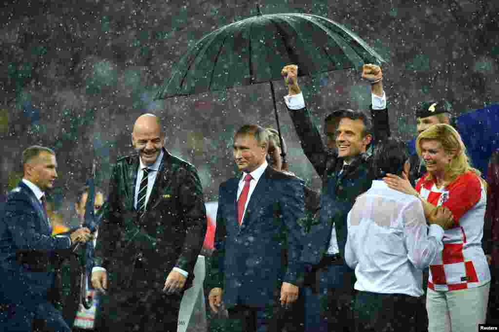 Церемония после матча.