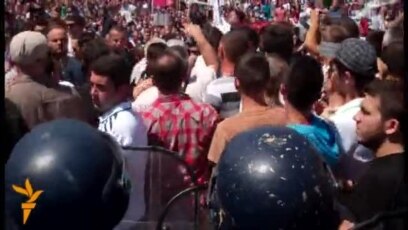 Протестите поради „Монструм“ мирно завршија