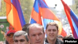 Armenian opposition leader Levon Ter-Petrossian at a rally in Yerevan on May 1.