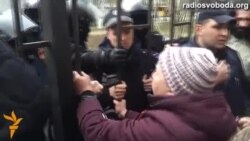 Проросійські активісти вимагали звільнити сепаратистів, які захопили Харківське ОДА