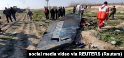 Обломки "Боинга" 737-8KV авиакомпании "Международные авиалинии Украины", сбитого иранской ПВО вблизи Тегерана 8 января 2020 года
