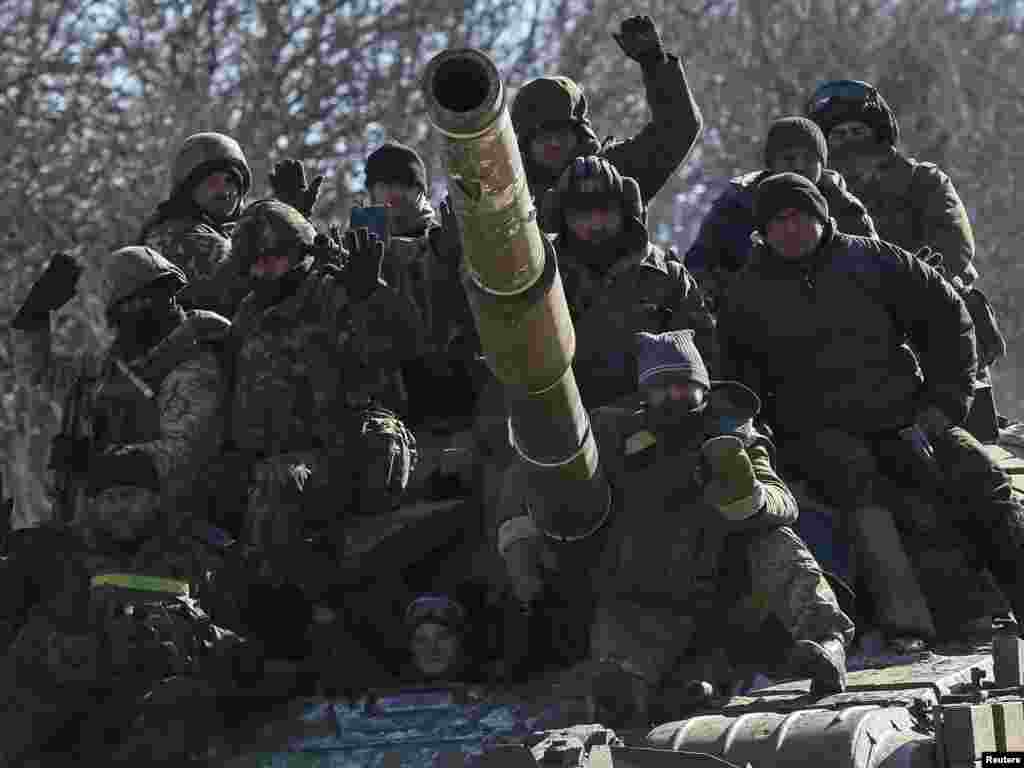 Хуруҷи нерӯҳои украинӣ аз Дебалтсево.