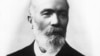 Погруддя українському вченому та винахіднику Івану Пулюю (1845–1918) під час відкриття на території Івано-Франківського національного університету нафти і газу. Івано-Франківськ, 21 вересня 2015 року