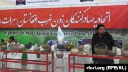 تصویر آرشیف: یکی از نمایشگاه های تولیدات شرکت های افغانستان در هرات