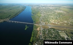 Антонівський міст до Херсону через річку Дніпро (архівне фото)