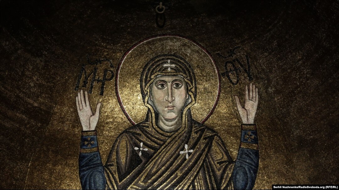 Храм Святої Софії у Києві. Зображення Богоматері-Оранти. Київ, 7 січня 2019 року.