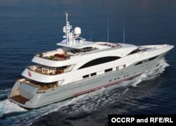 Яхта Prima, яка формально належить нафтовій компанії SOCAR та яка використовується для відпочинку сім'ї президента Азербайджану, фото OCCRP