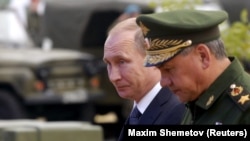 Президент Росії Володимир Путін і міністр оборони Сергій Шойгу 