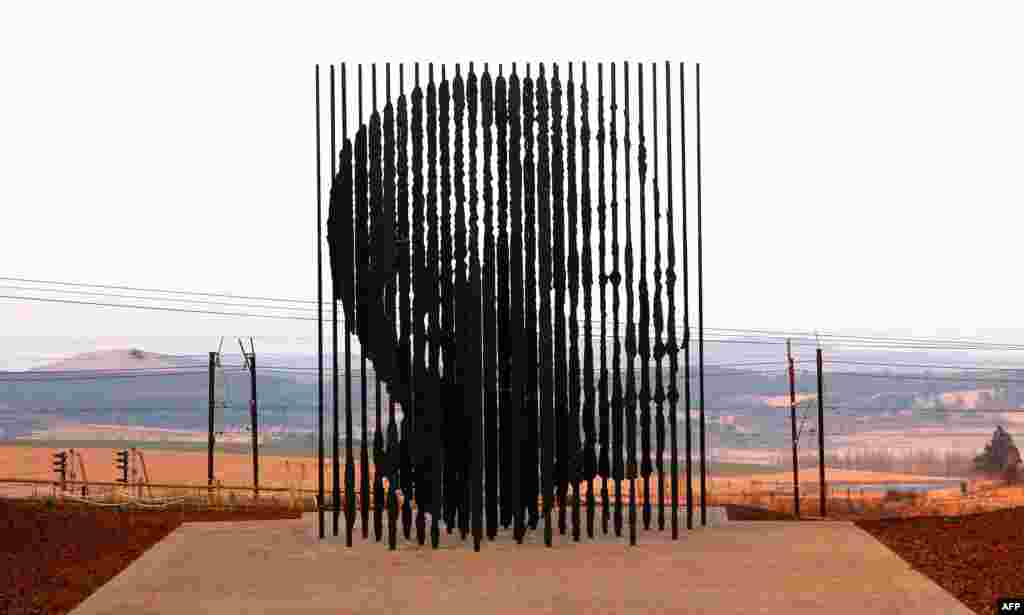 A sculpture of former President Nelson Mandela that was erected near Durban in August 2012 to commemorate the 50th anniversary of Mandela&#39;s capture by apartheid police