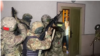 Сотрудники ФСБ задерживают граждан с проукраинскими позициями в Крыму, иллюстративное фото