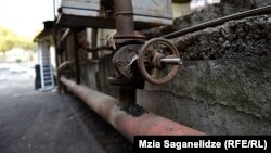 В политической оппозиции считают, что сделка c «Газпром» ставит Грузию в проигрышное положение, и оценивают ее как начало передачи суверенитета страны в руки Москвы