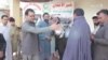په کواټ کې پر افغان کډوالو خواړه ووېشل شو