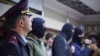 На заседание &laquo;Крымской солидарности&raquo; в Симферополе 27 октября&nbsp;<a href="https://d3eep6fct5n2jj.cloudfront.net/a/news-siloviki-krymskaya-solidarnost/29567088.html" target="_blank">пришли сотрудники российской прокуратуры&nbsp;</a>в сопровождении неизвестных в масках, а также сотрудника полиции. По словам корреспондента Крым.Реалии, на требование представиться люди в масках не отреагировали. Позже выяснилось, что это сотрудники Центра по противодействию экстремизму