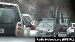 «Схеми» зафіксували, як кортеж Тимошенко, заїхали на територію МВС 16 березня - у день акції, організованої «Національним корпусом» і «Національними дружинами»