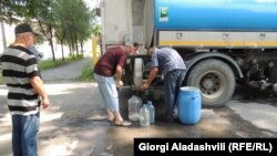 ლაგოდეხში სასმელ წყალს სპეციალური ავტომანქანით არიგებენ