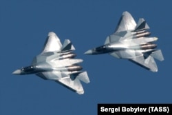 Расейскія зьнішчальнікі Су-57 на фэстывалі ў Маскоўскай вобласьці, жнівень 2017 году