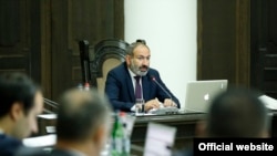 Заседание правительства Армении во главе с премьер-министром Николом Пашиняном