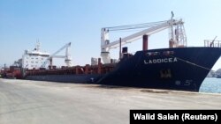 Корабель Laodicea під сирійським прапором із вантажем, ймовірно українським зерном, пришвартований у порту Тріполі на півночі Лівану, 29 липня 2022 року