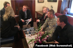 Українські депутати під час зустрічі із представниками Конгресу США, Семен Семенченко крайній праворуч. Листопад 2014 року