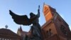 Каля ўваходу ў Чырвоны касьцёл парэзалі абраз Езуса Міласэрнага