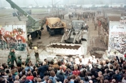 Східний Берлін, 12 листопада 1989 року. Фото: Reuters